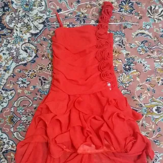 لباس قرمز  برای 10 ساله