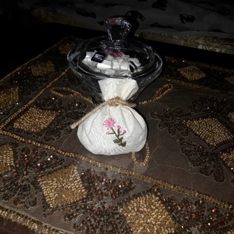 کیسه گلدوزی شده