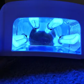 دستگاه UV مخصوص لاک ژل
