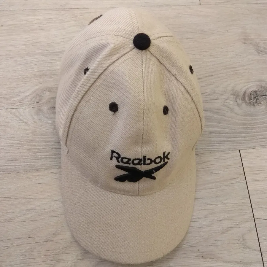 کلاه کتون Reebok