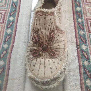 کفش سنتی کرم رنگ