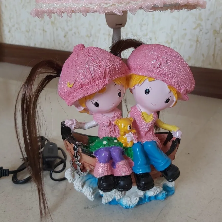 آباژور عروسکی