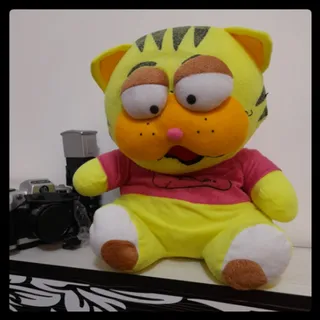عروسک گربه خنگ