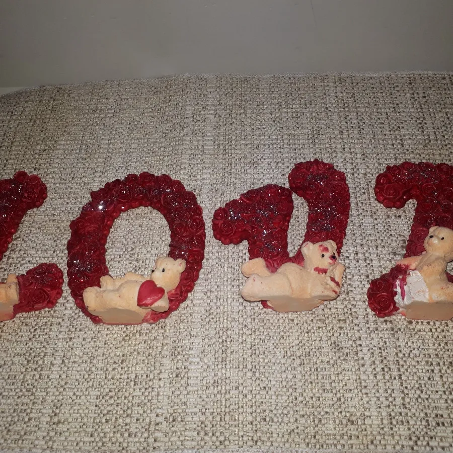 مجسمهء LOVE ، والنتاین