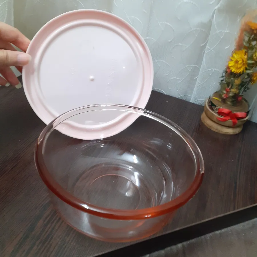 کاسه درب دار صورتی