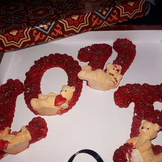مجسمهء LOVE ، والنتاین