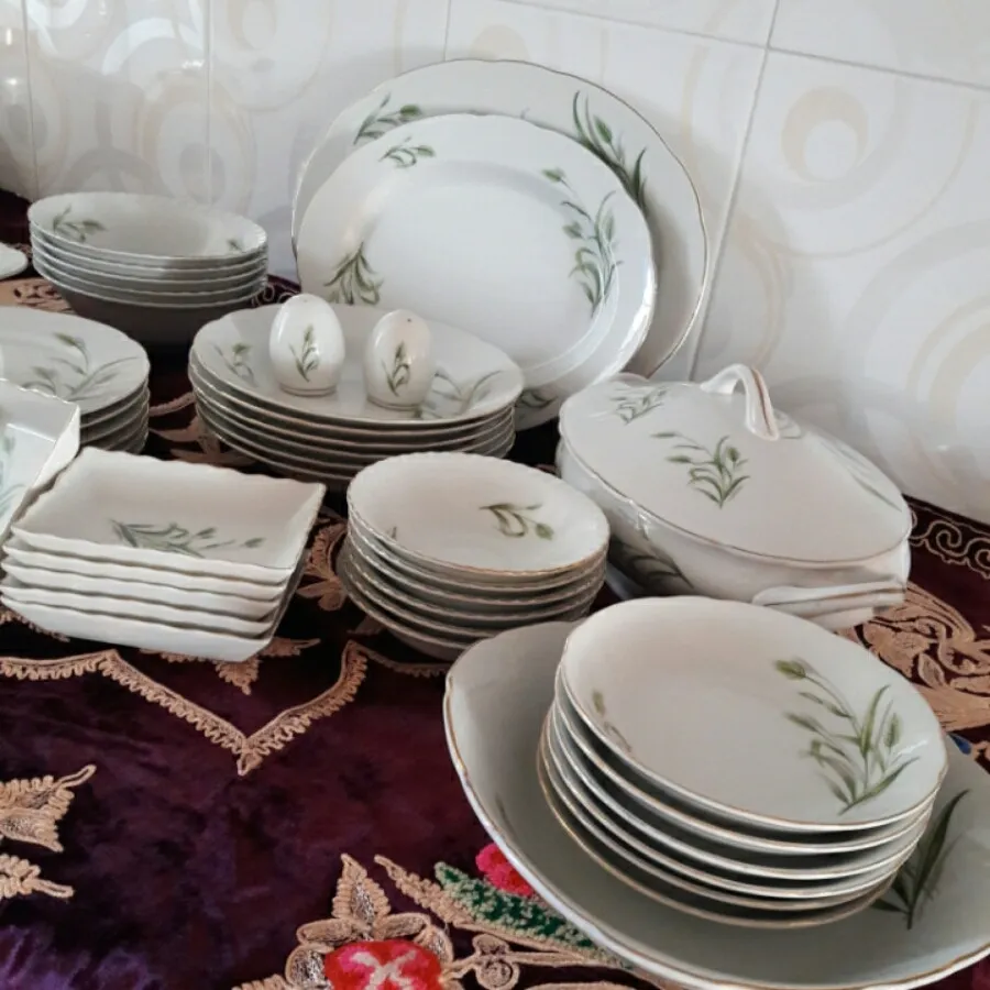 سرویس چینی گل گندمی قدیم