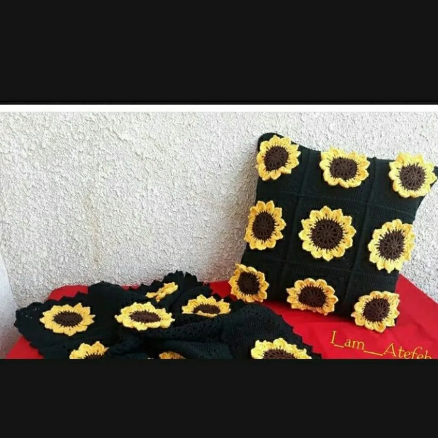 کوسن مبل گل برجسته