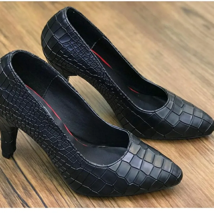 کفش پاشنه دار