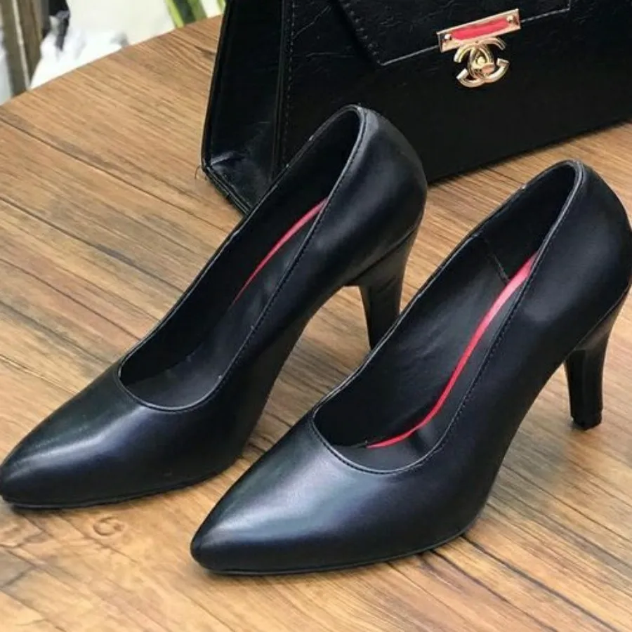 کفش پاشنه دار