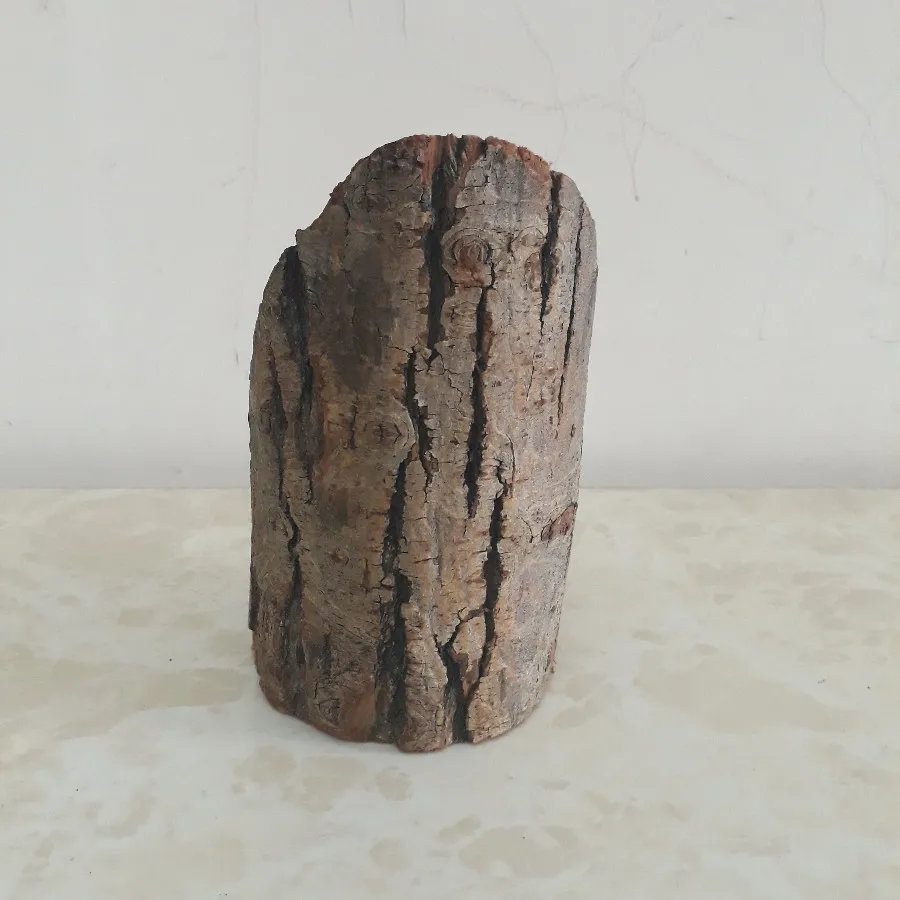 مجسمه چوبی