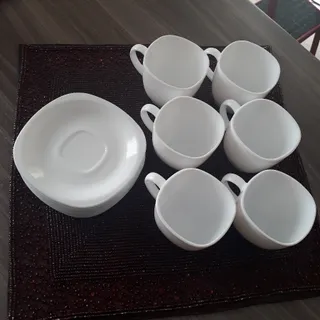 فنجان و نعلبکی فرانسوی