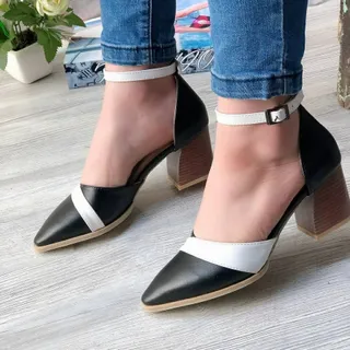 کفش پاشنه دار