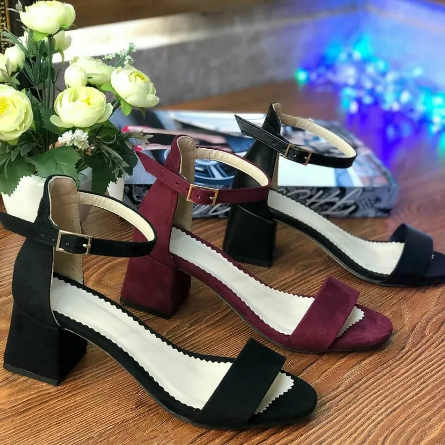 کفش پاشنه دار