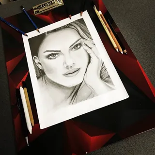 نقاشی سیاه قلم پرتره