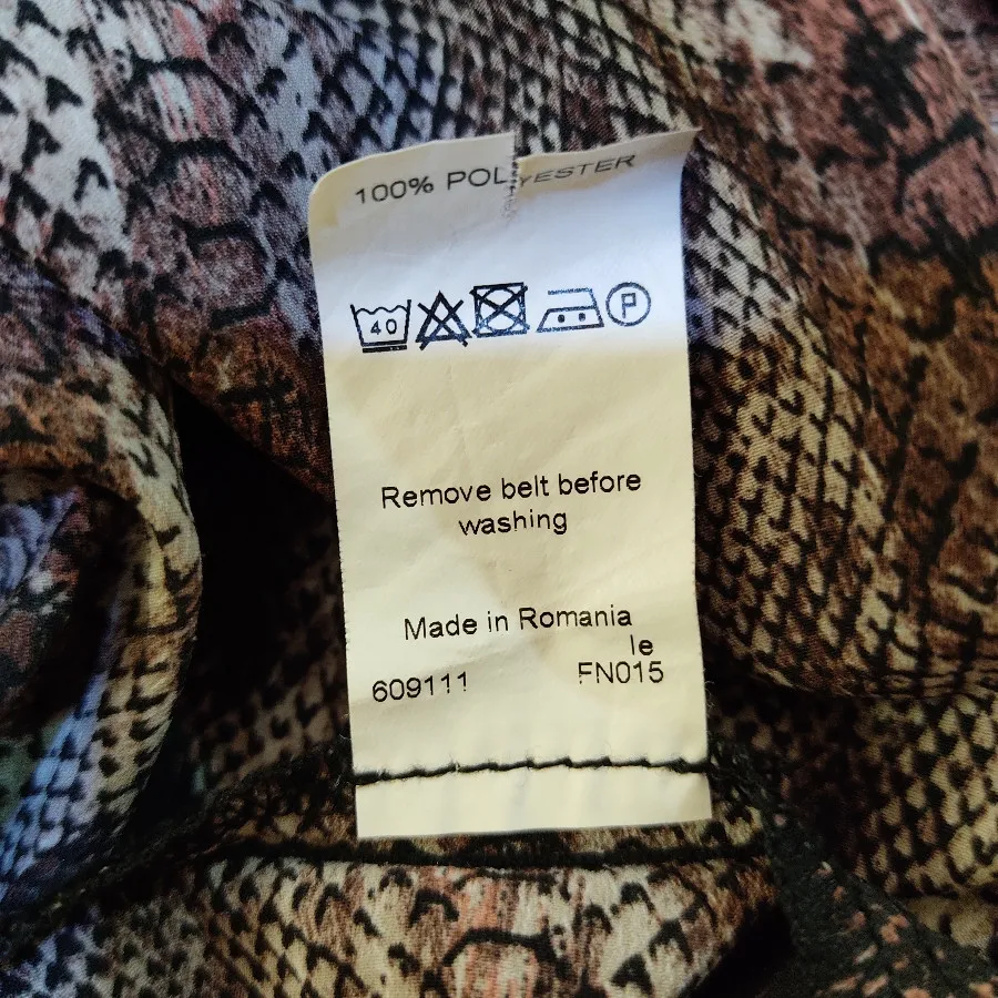 دامن مارک river land