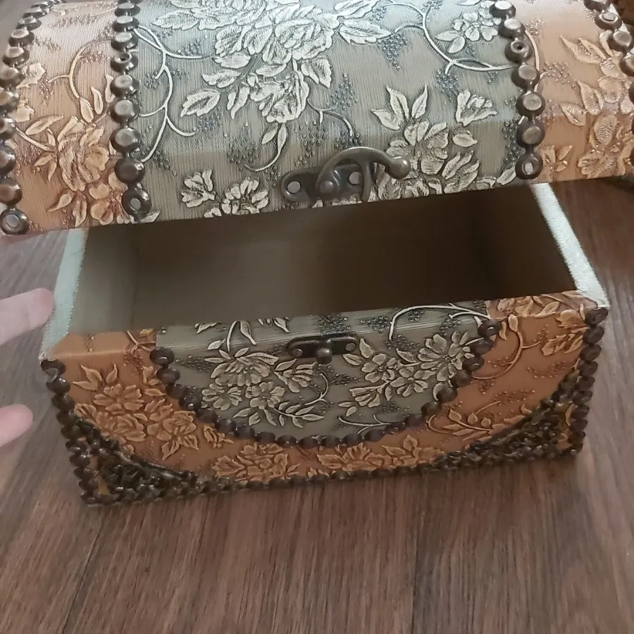 جعبه چوبی