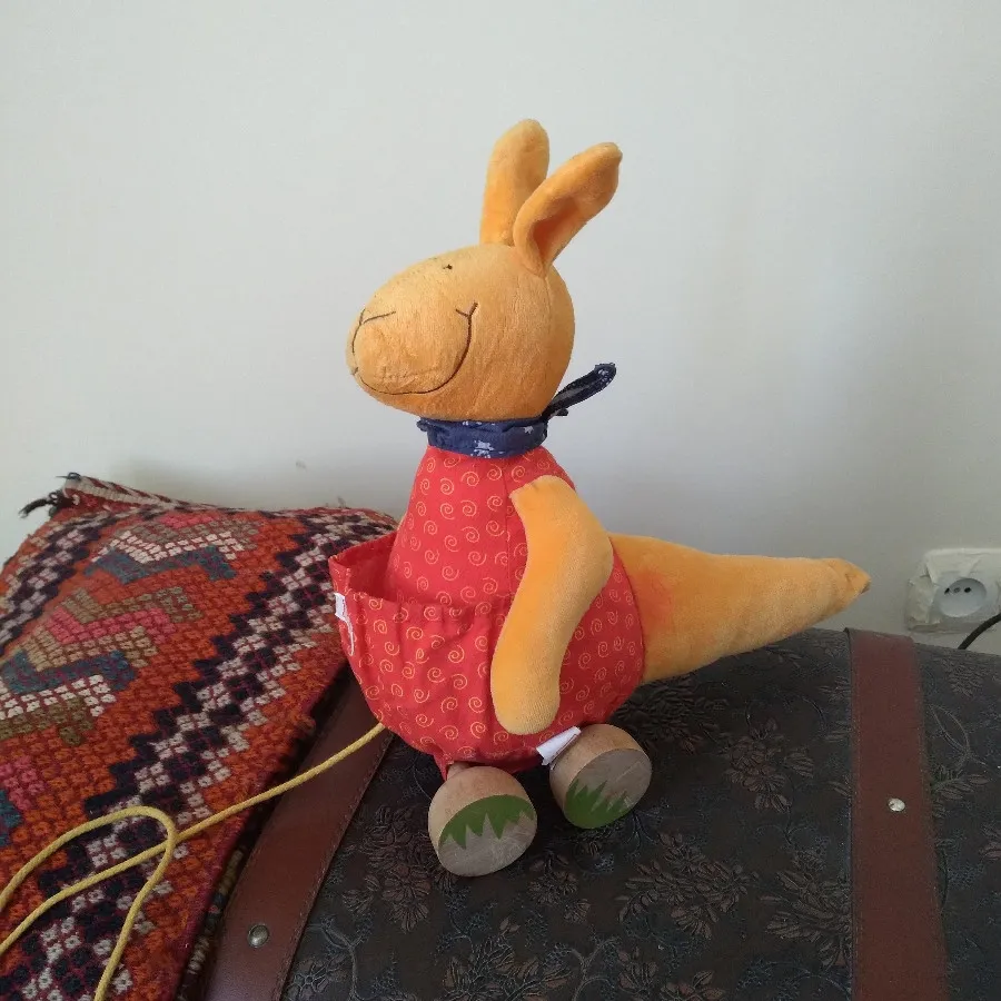 عروسک چرخدار