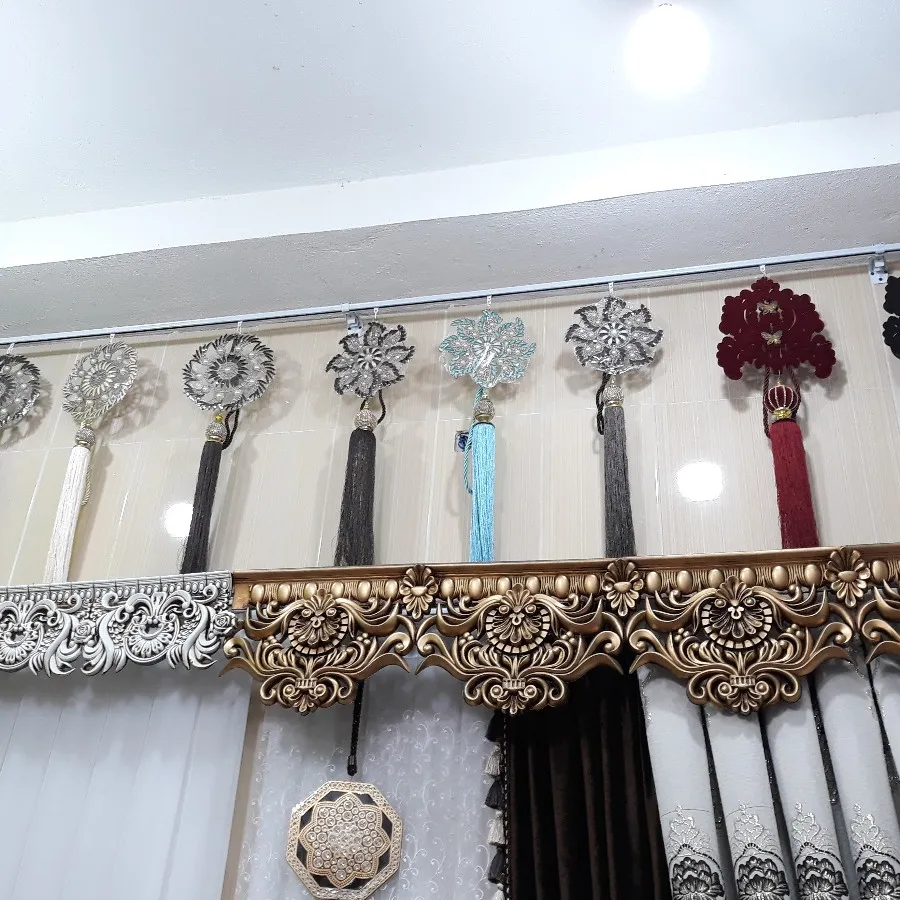 مدال وسط پرده