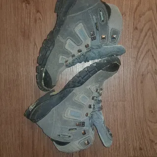 کفش کوهنوردی برند مرل