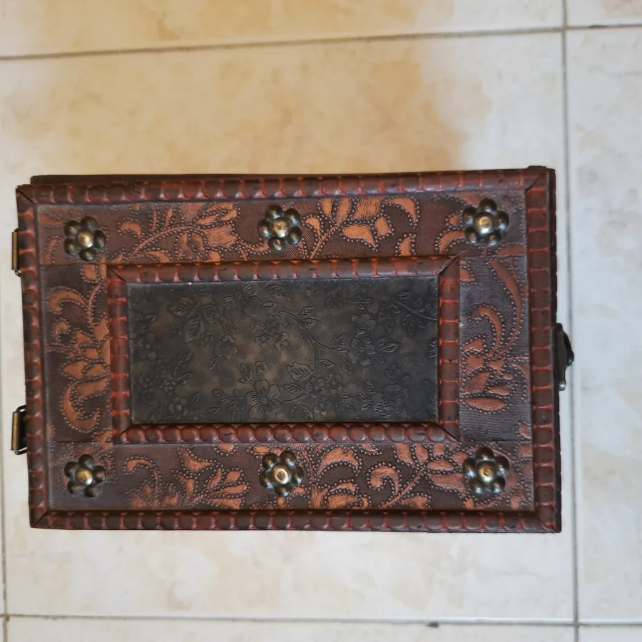 جعبه چوبی