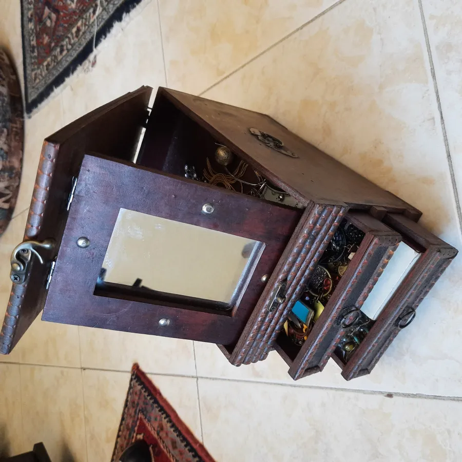 جعبه چوبی