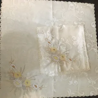 رومیزی و رو پشتی