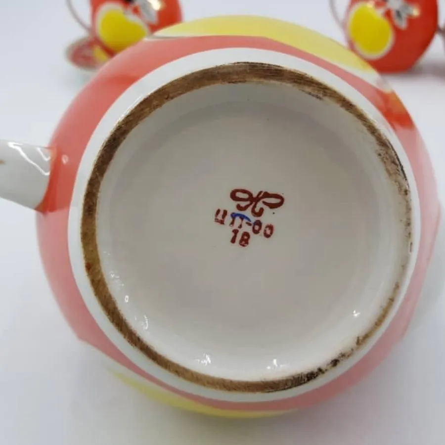 ست قوری و سه فنجان سیب