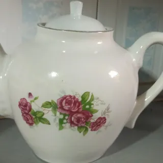 قوری گل سرخی بزرگ