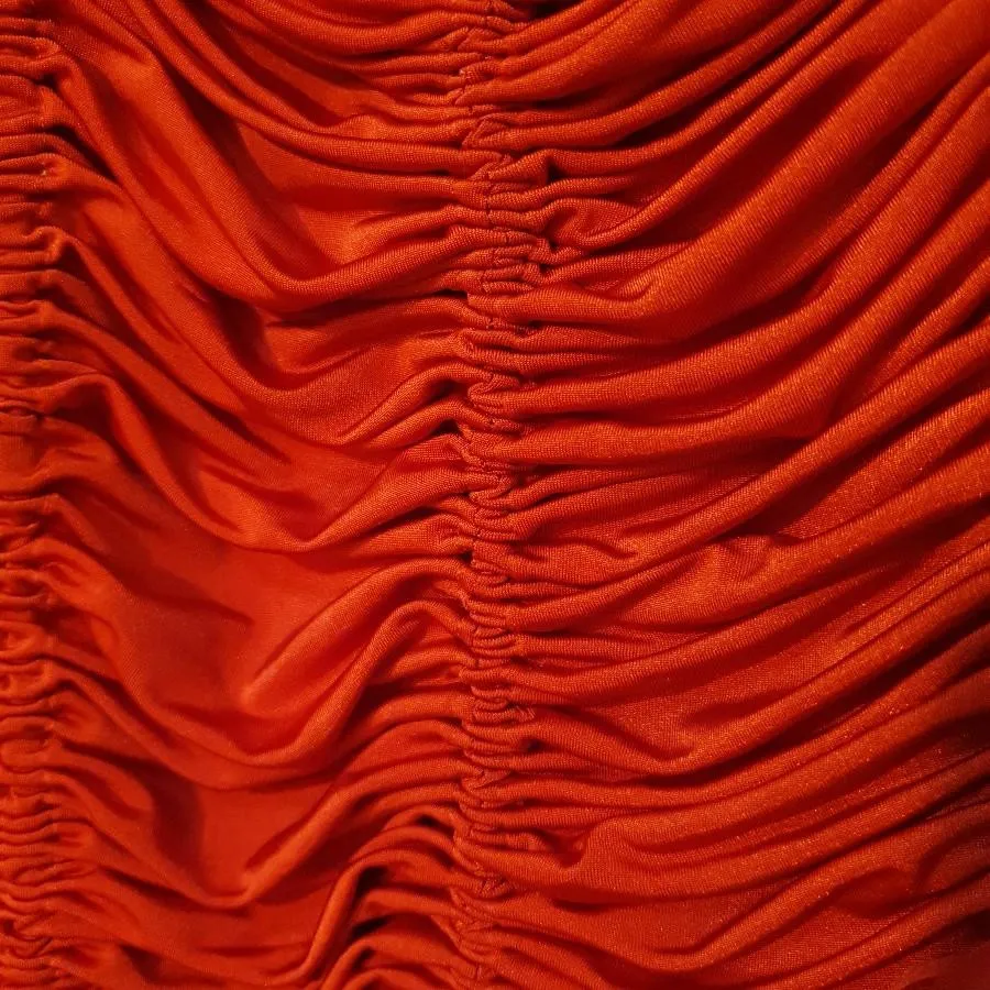 لباس قرمز مجلسی