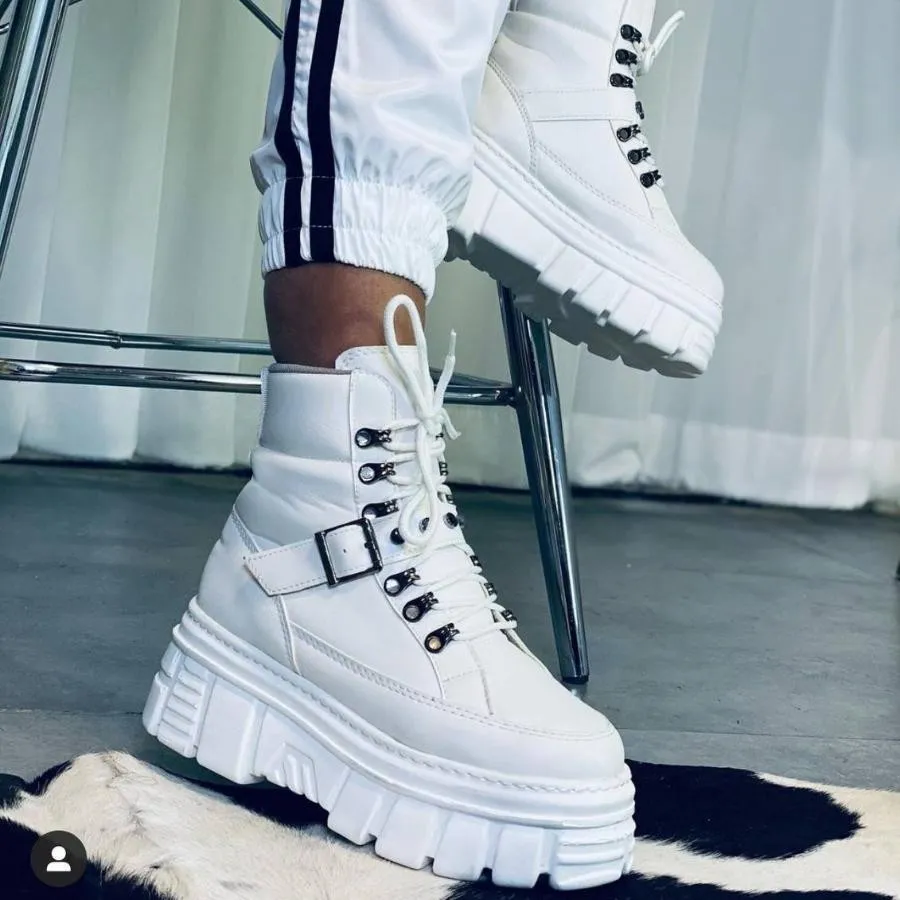 کتونی ساقداز