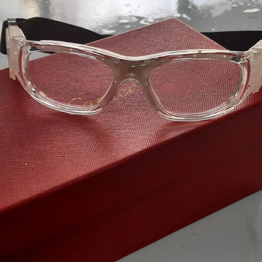 عینک طبی ورزشی مخصوص کودک