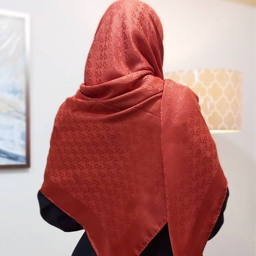 روسری برند گوچی