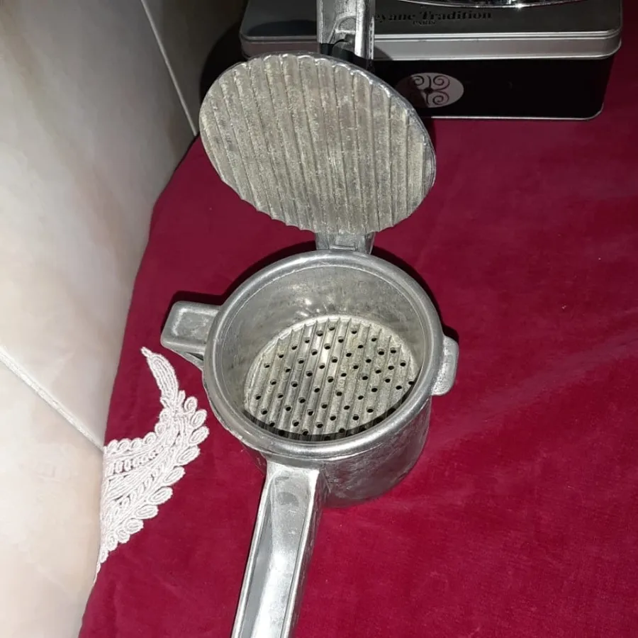 آب میوه گیری دستی