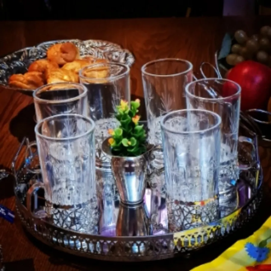 گیره و لیوان شربت خوری