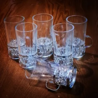 گیره و لیوان شربت خوری