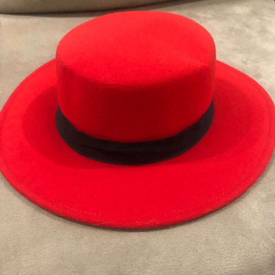 کلاه خاص قرمز