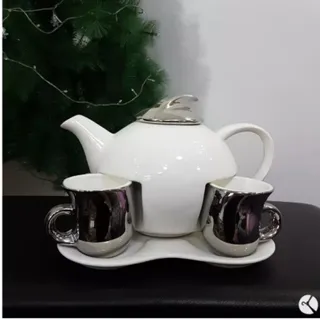قوری و فنجان