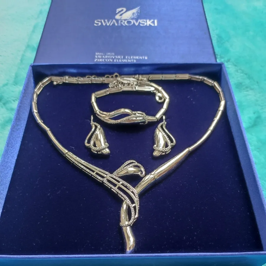 سرویس بدلیجات عروس