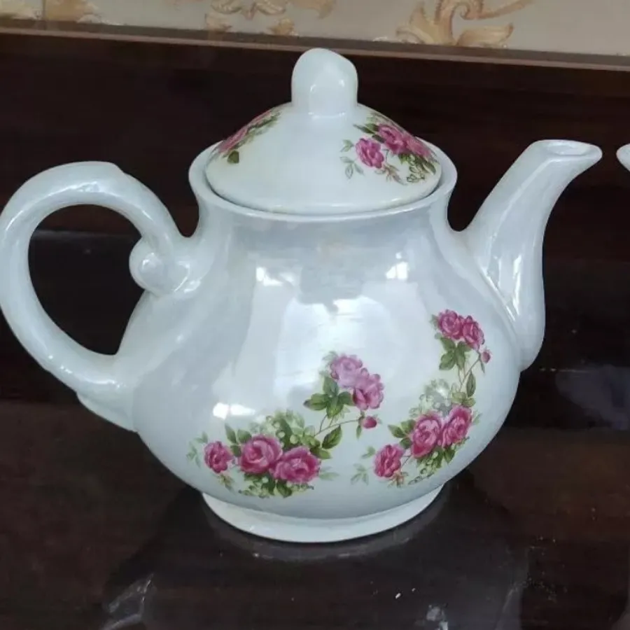 قوری گلسرخی