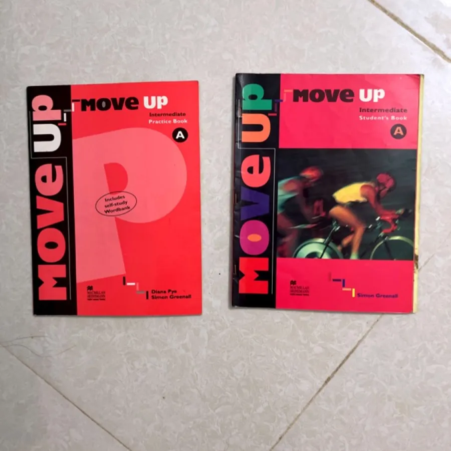 کتاب آموزش زبان Move Up